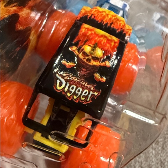 Lot of (4) Fire & Ice Monster Jam Trucks BAKUGAN SON OF A DIGGER EARTH SHAKER - Picture 3 of 9